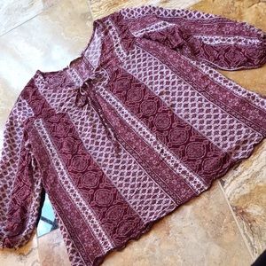 Front of Closet shrunken top maroon/white peasant